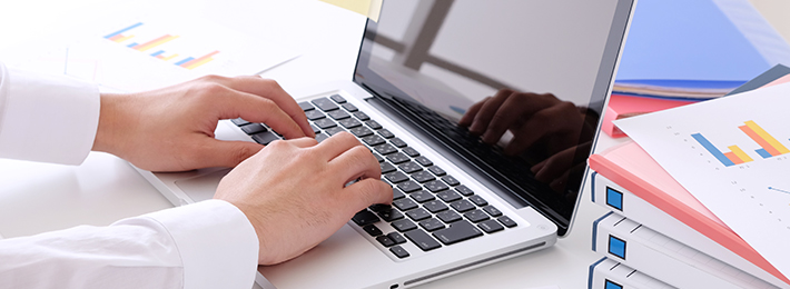 13．毎週メールで、最新の節税対策や融資制度、経営者が知っておくべき法制度等を当社オリジナル内容でお届けしています